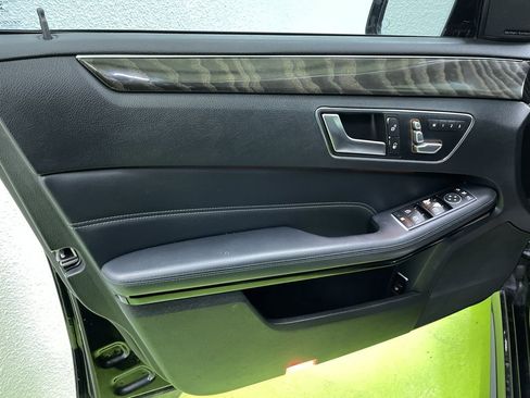 Used 2016 Mercedes-Benz E 350 4MATIC Sedan w/ Premium Package image 15