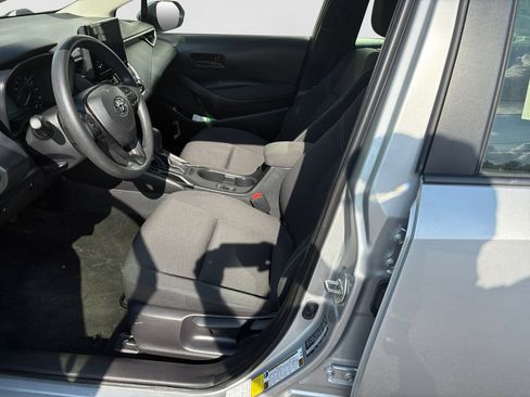 Used 2025 Toyota Corolla LE FWD image 14