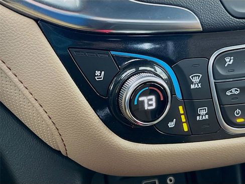 Used 2022 Chevrolet Equinox Premier AWD/4WD image 22