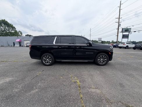Used 2022 Chevrolet Suburban LT AWD/4WD image 15