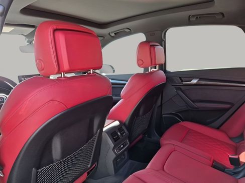 Used 2024 Audi SQ5 Prestige image 18