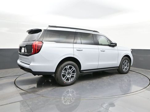 New 2026 Ford Expedition Active RWD image 15