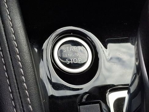 Used 2019 Nissan Kicks S image 24