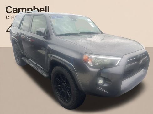 Used 2022 Toyota 4Runner SR5 Premium w/ Moonroof Package RWD image 16