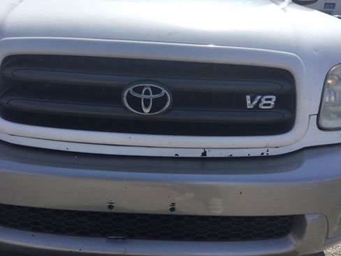 Used 2004 Toyota Sequoia SR5 RWD image 26