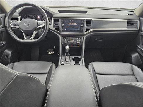 Used 2021 Volkswagen Atlas SE image 13