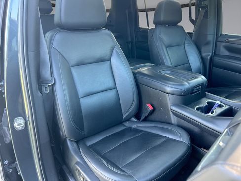 Used 2021 Chevrolet Suburban Z71 w/ Luxury Package AWD/4WD image 31