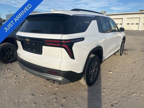 New 2026 Chevrolet Traverse LT image 3