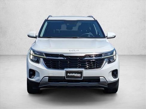 Used 2024 Kia Seltos EX FWD image 2