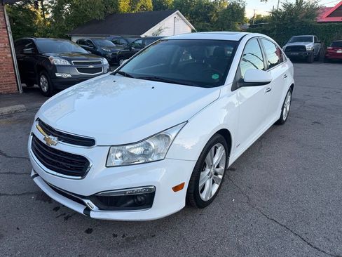 Used 2015 Chevrolet Cruze LTZ FWD image 2