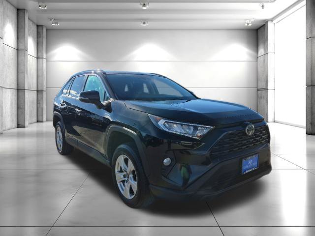 Used 2020 Toyota RAV4 XLE AWD/4WD image 4