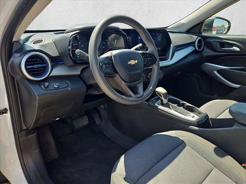 Used 2024 Chevrolet Trax LS FWD image 10