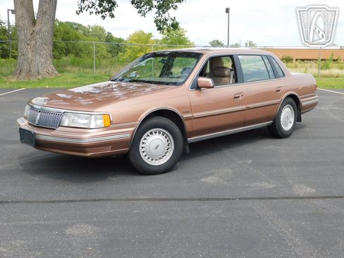 Used 1992 Lincoln Continental Executive image 5