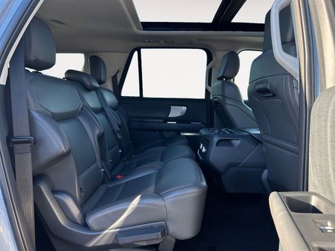 Used 2025 Ford Expedition Max Active AWD/4WD image 11