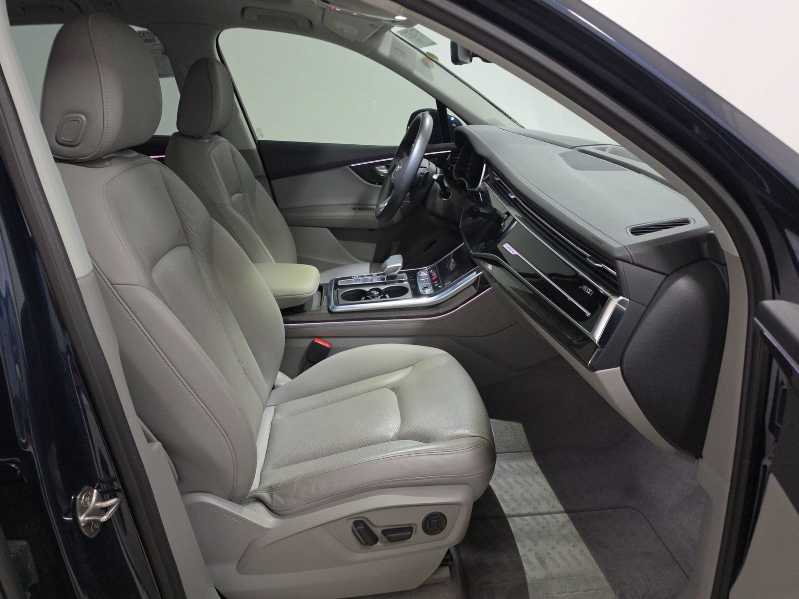 Used 2023 Audi Q7 3.0T Prestige AWD/4WD image 16