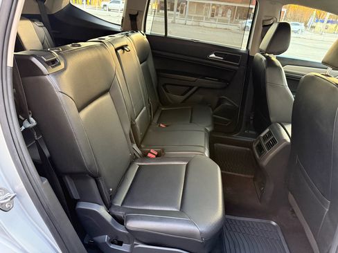 Used 2018 Volkswagen Atlas SE image 3