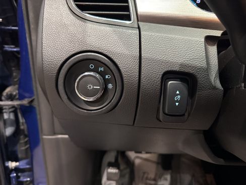 Used 2014 Ford Taurus SEL image 24