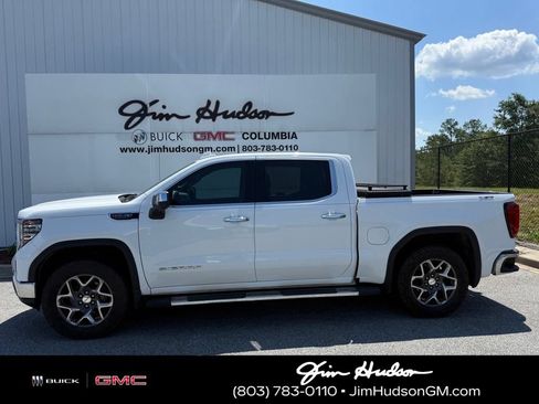 Used 2022 GMC Sierra 1500 SLT w/ SLT Convenience Package AWD/4WD image 2