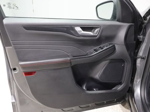 Used 2025 Ford Escape ST-Line AWD/4WD image 13