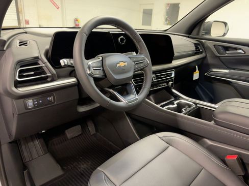 New 2026 Chevrolet Traverse LT w/ Sun and Wheel Package image 4