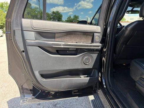 Used 2019 Ford Expedition Max Limited RWD image 24