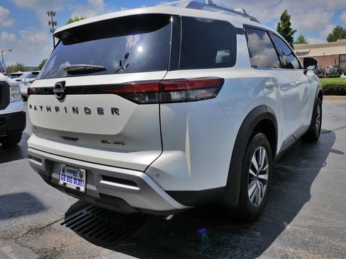 Used 2024 Nissan Pathfinder SL w/ Cargo Package AWD/4WD image 5