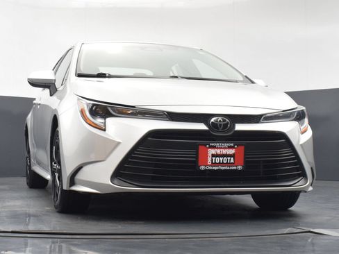 Used 2024 Toyota Corolla LE FWD image 28
