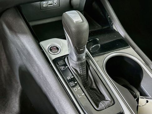 Used 2024 Nissan Altima 2.5 SV FWD image 24