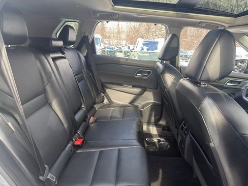 Used 2021 Nissan Rogue SV w/ Premium Package image 35