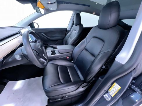 Used 2021 Tesla Model Y Long Range AWD/4WD image 14