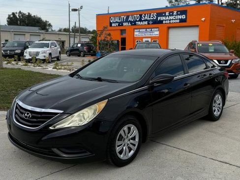 Used 2011 Hyundai Sonata GLS image 2