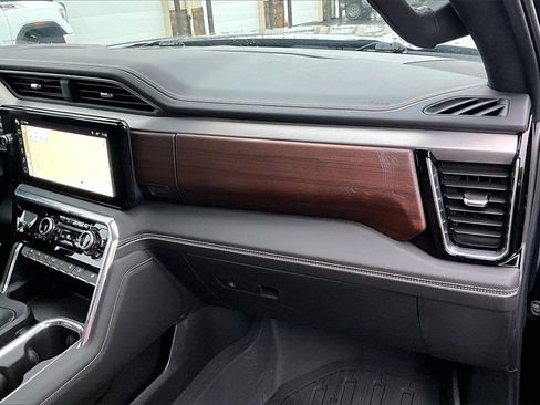 Used 2024 GMC Sierra 1500 Denali Ultimate image 17