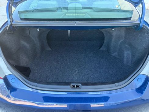 Used 2011 Toyota Camry LE FWD image 22