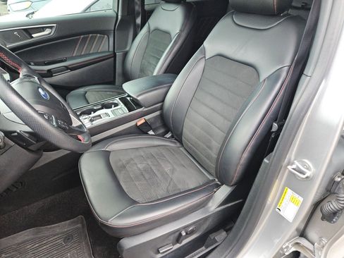 Used 2020 Ford Edge ST-Line w/ Cold Weather Package image 11