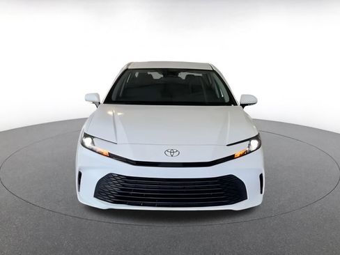 Used 2025 Toyota Camry LE image 20