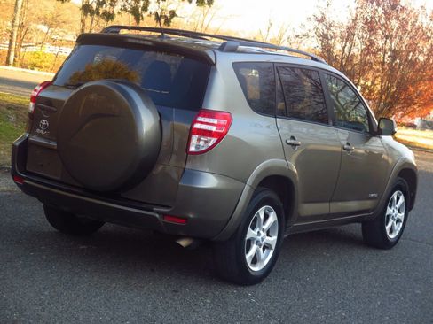 Used 2011 Toyota RAV4 Limited image 27