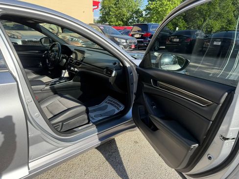 Used 2018 Honda Accord Sport image 18