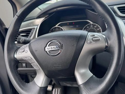 Used 2018 Nissan Murano SV AWD/4WD image 17
