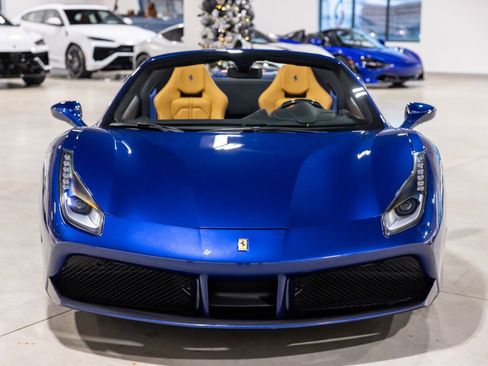 Used 2019 Ferrari 488 Spider image 11