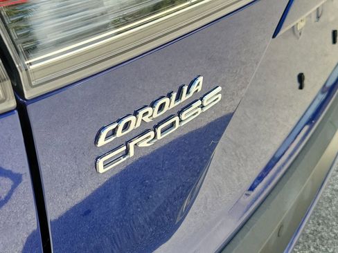 Used 2024 Toyota Corolla Cross XLE FWD image 6