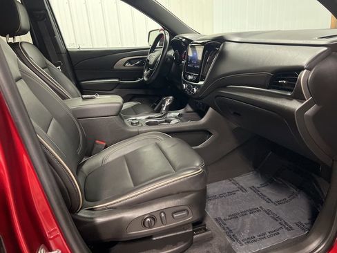 Used 2022 Chevrolet Traverse Premier image 8
