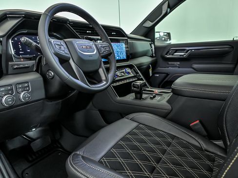 New 2026 GMC Sierra 1500 AT4 w/ Technology Package AWD/4WD image 8