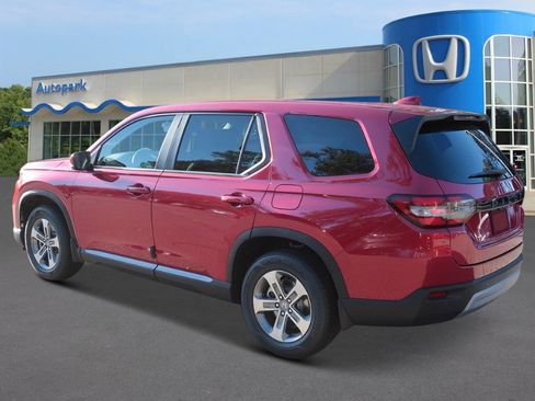 New 2025 Honda Pilot EX-L image 3