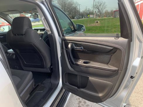 Used 2016 Chevrolet Traverse LT w/ Style and Technology Package image 33