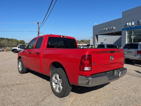 Used 2024 RAM 1500 Classic SLT image 3
