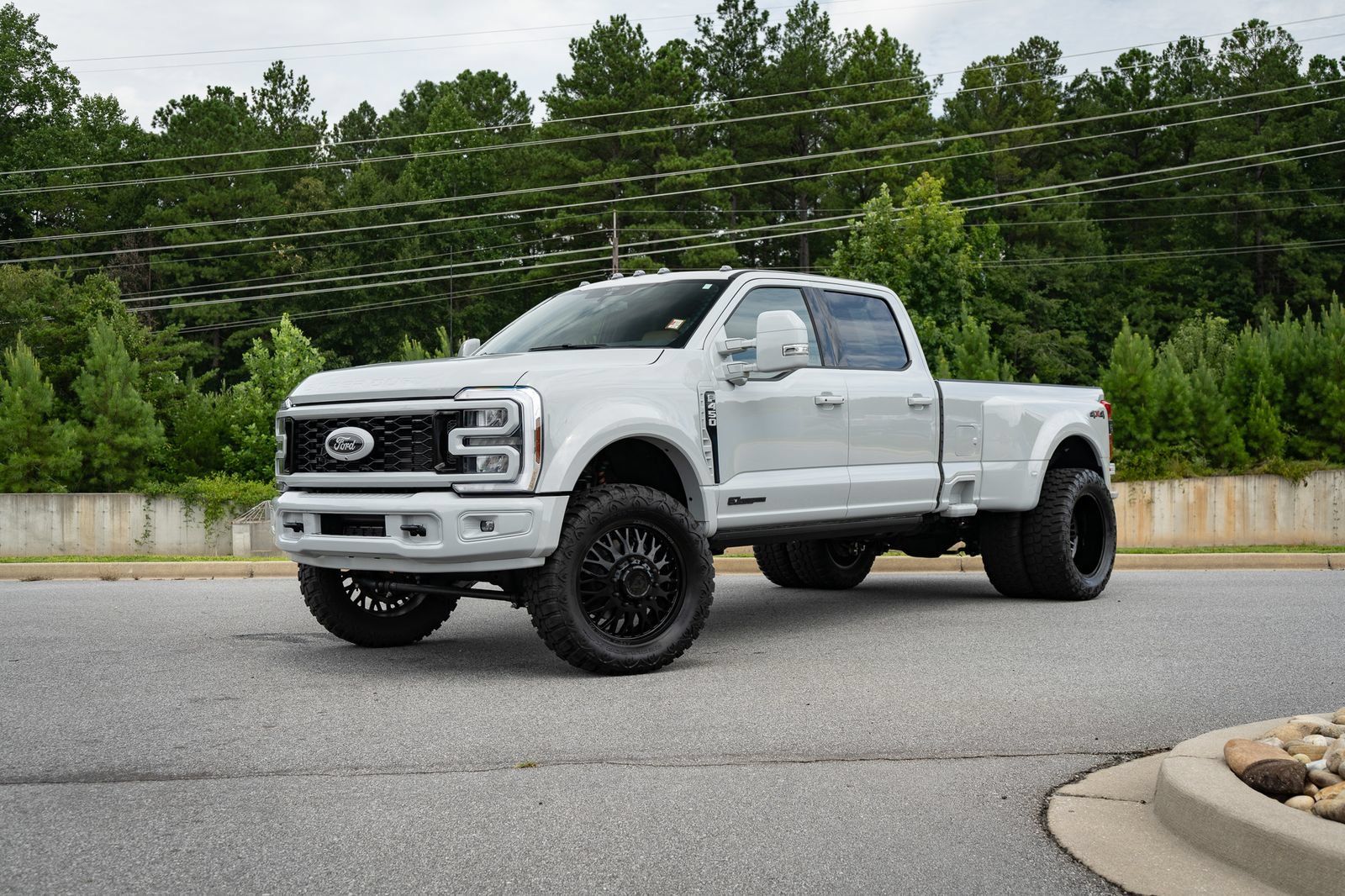 Used 2026 Ford F450 Lariat AWD/4WD image 3