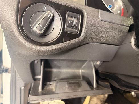 Used 2017 Volkswagen Golf R 4-Door AWD/4WD image 42