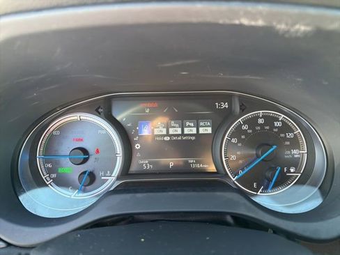 Used 2021 Toyota Venza Limited image 21