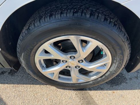Used 2020 Chevrolet Equinox LT FWD image 9