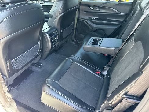 Certified 2024 Jeep Grand Cherokee Altitude AWD/4WD image 18
